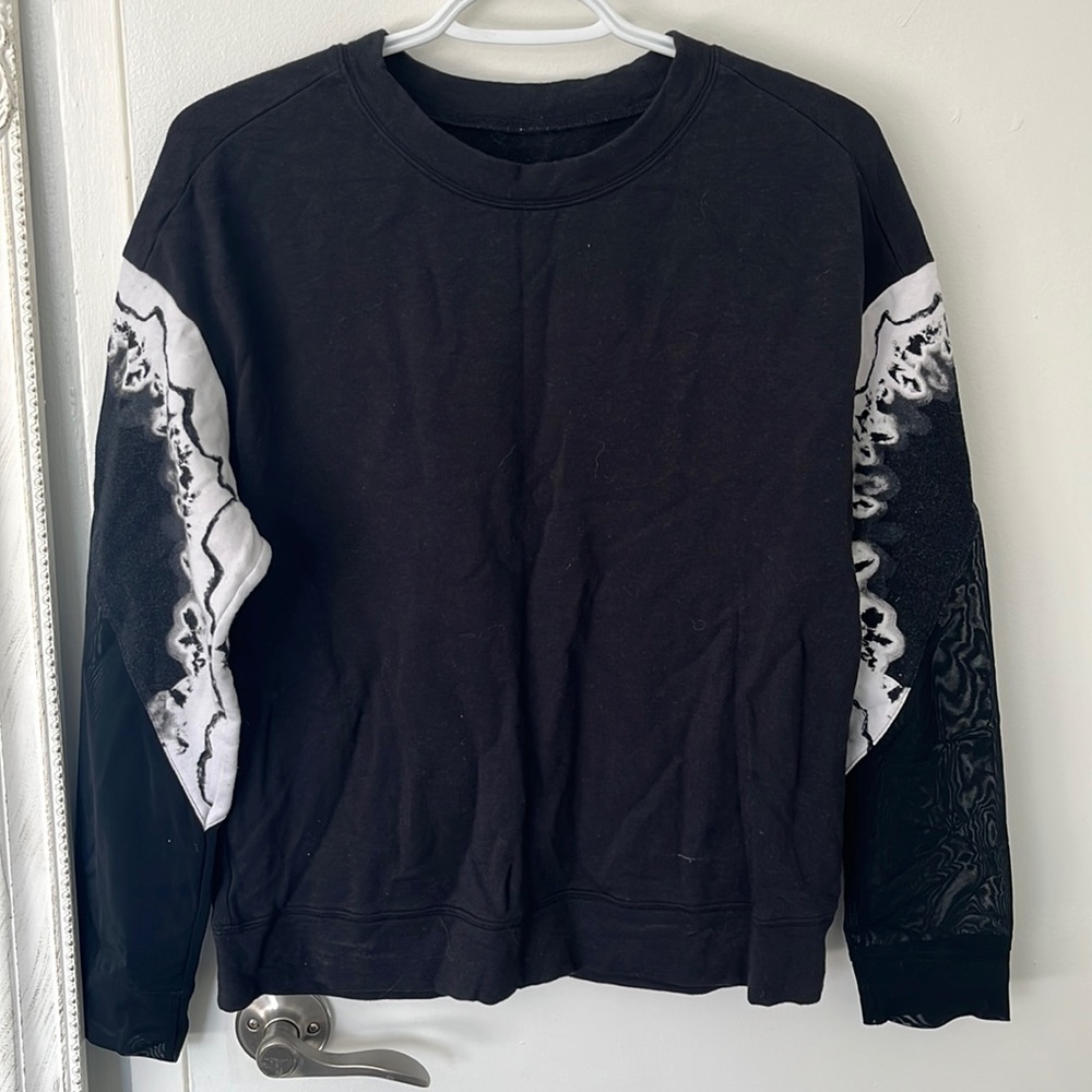 Alo yoga crew sweat shirt
